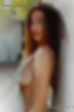 Sexy and nacked club houswife!!!